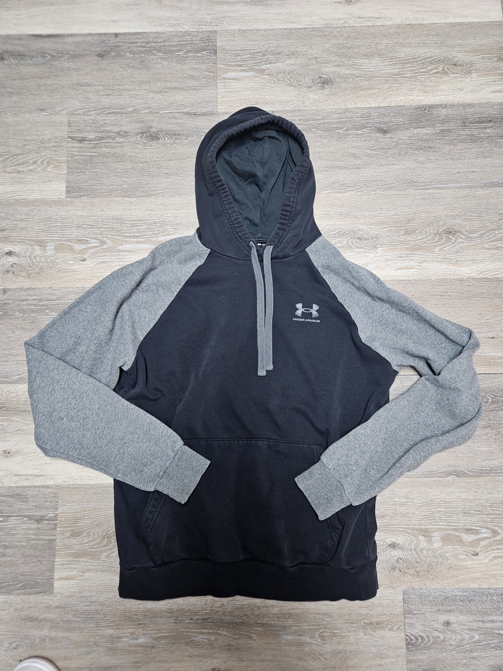 Under Armour Men's Two-Tone Black & Gray Hoodie